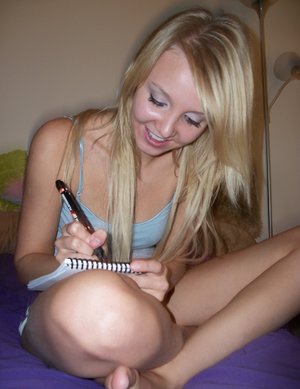 18 year old Bailey Brookes loosing nice natural tits and pink cunt free